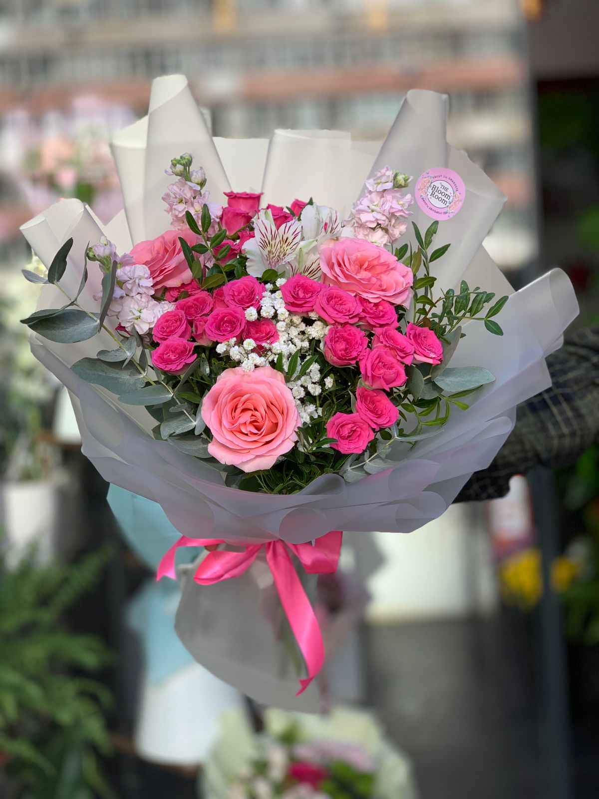 Букет с Розами  Альстромерией и Гипсофилой